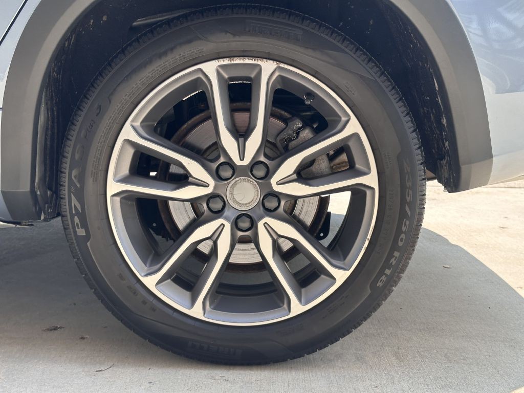 2018 Volvo V60 Image 18