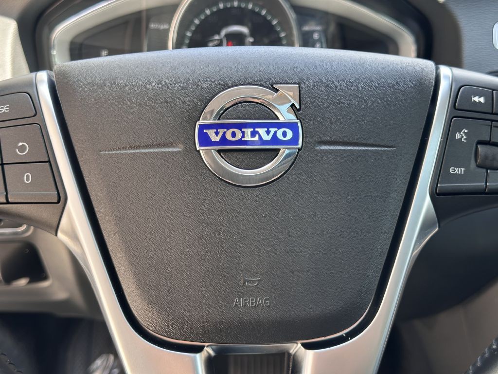 2018 Volvo V60 Image 34