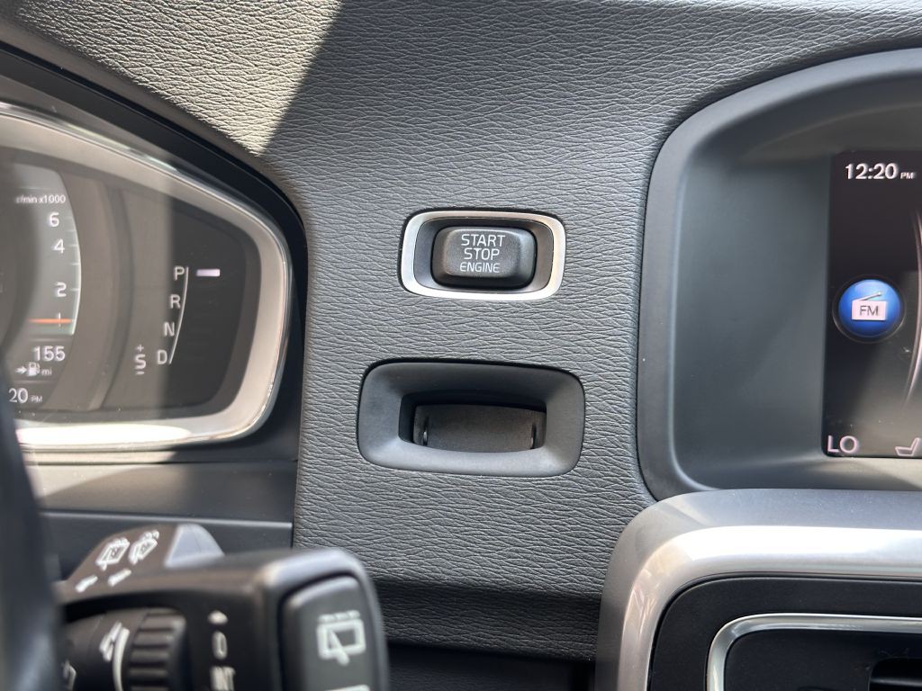2018 Volvo V60 Image 40