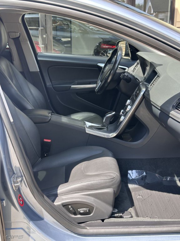 2018 Volvo V60 Image 60
