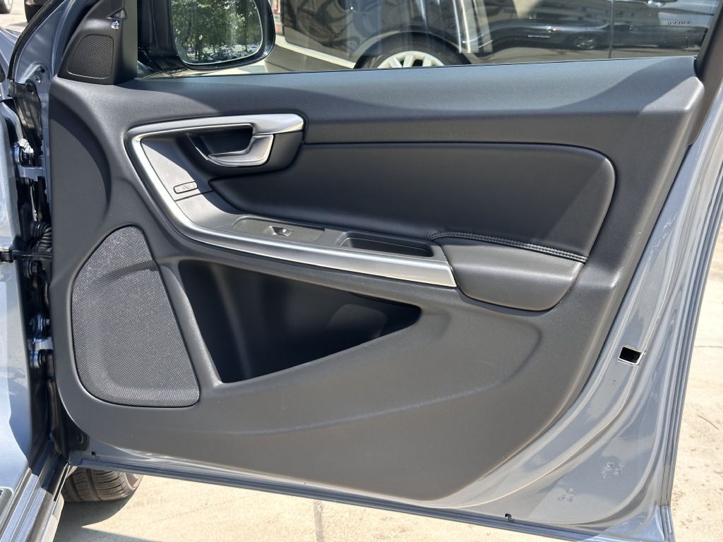 2018 Volvo V60 Image 61