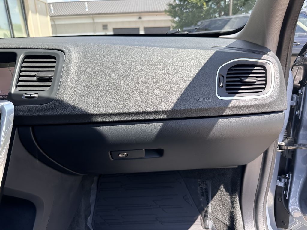2018 Volvo V60 Image 70