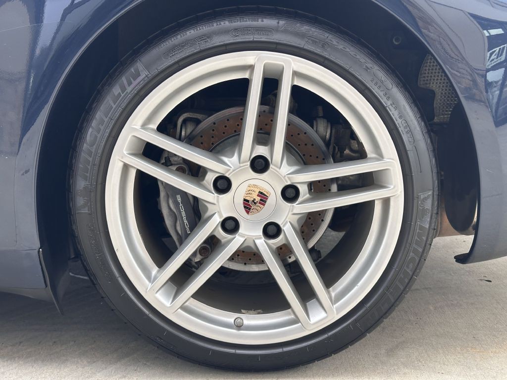 2014 Porsche 911 Image 18