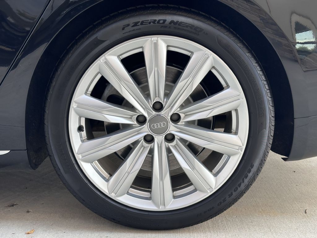 2016 Audi A8 Image 17