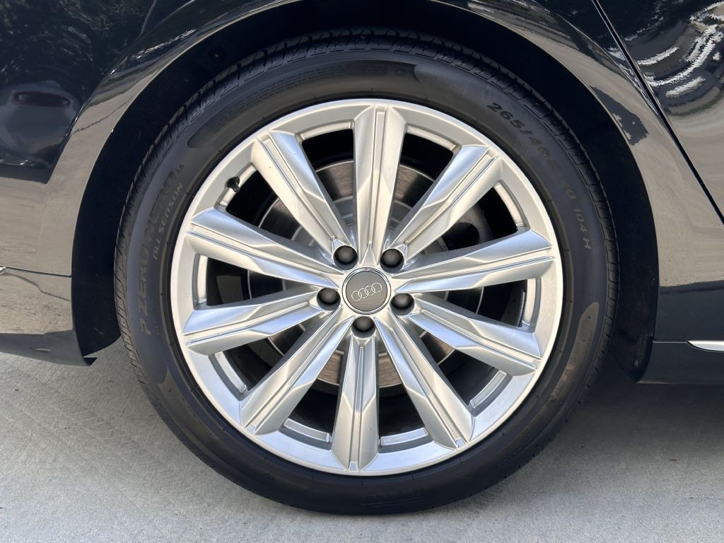 2016 Audi A8 Image 18
