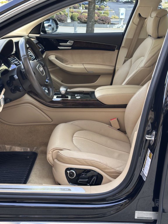 2016 Audi A8 Image 20