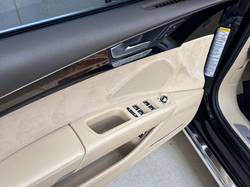 2016 Audi A8 Image 22
