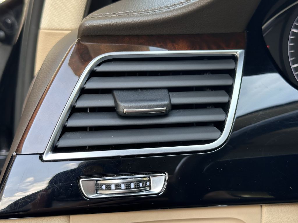 2016 Audi A8 Image 31