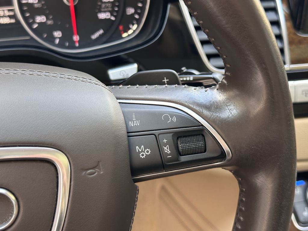 2016 Audi A8 Image 36