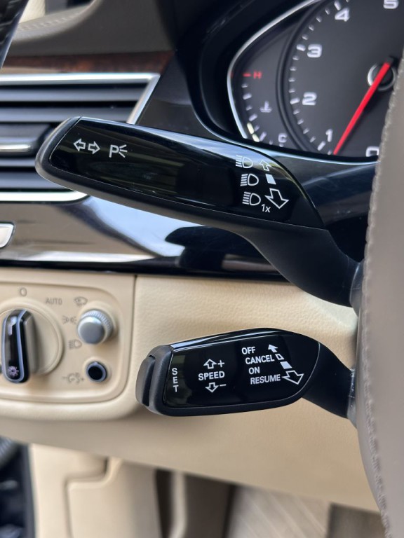 2016 Audi A8 Image 37