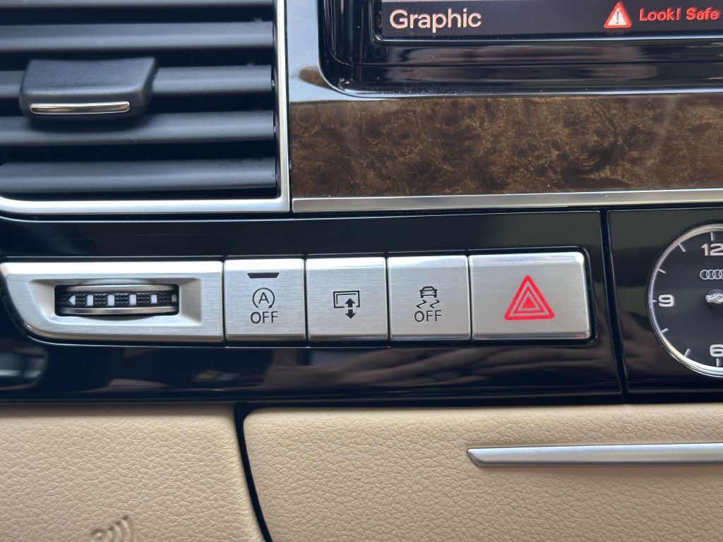 2016 Audi A8 Image 43