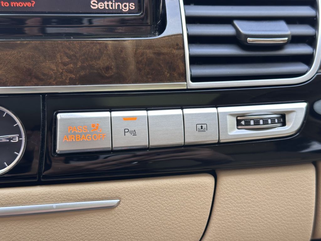 2016 Audi A8 Image 44