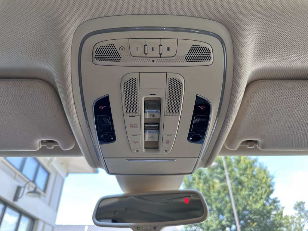 2016 Audi A8 Image 57