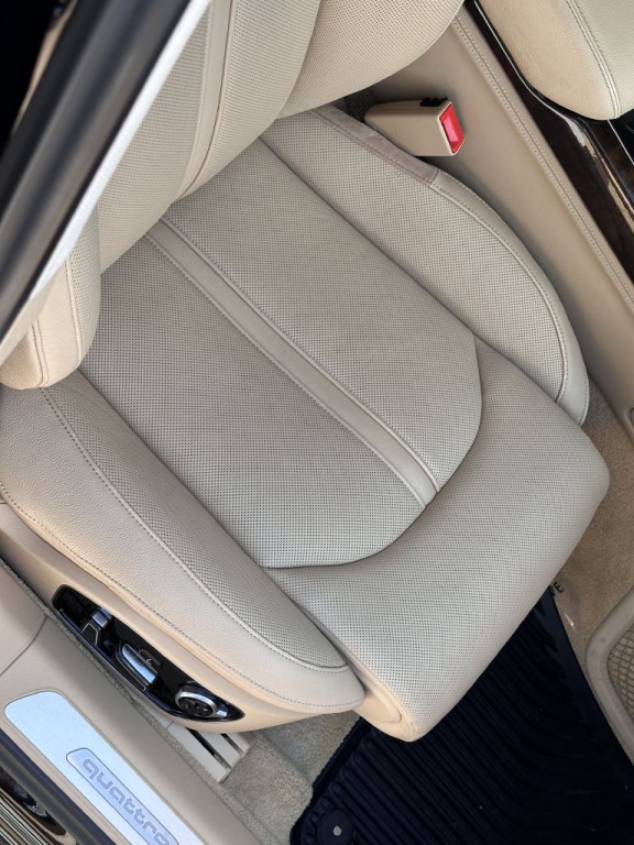 2016 Audi A8 Image 70