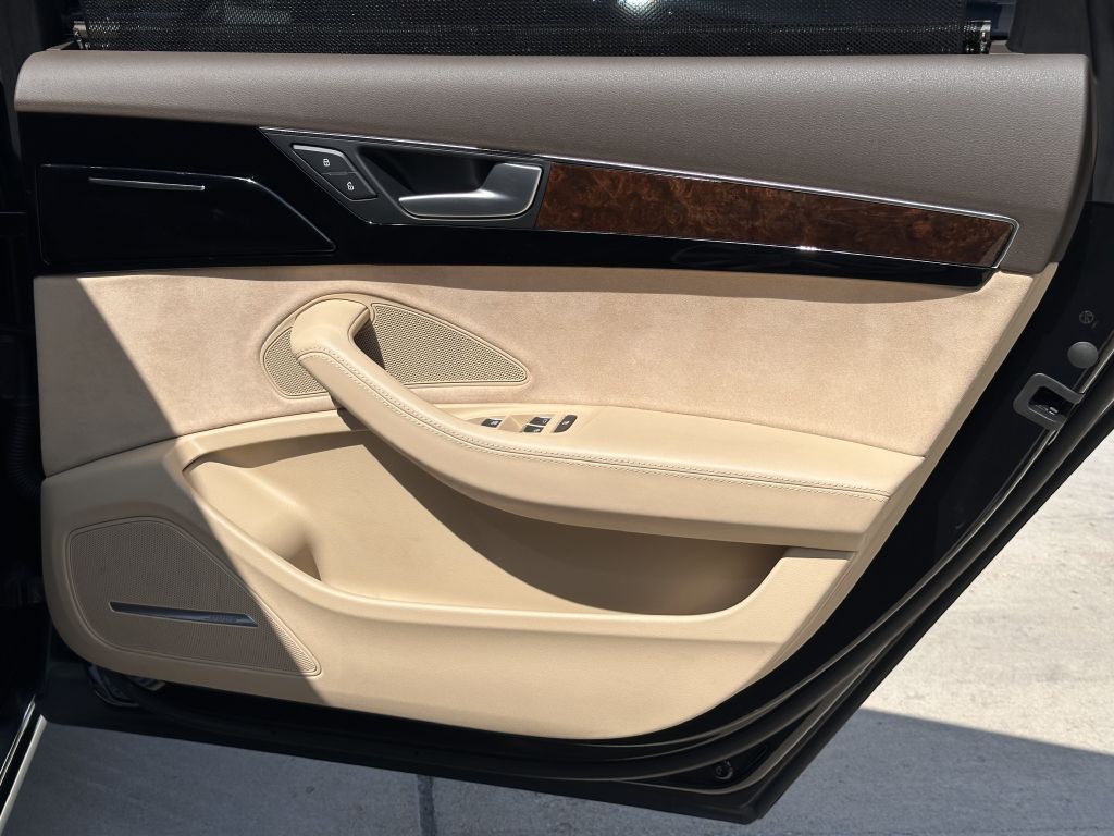 2016 Audi A8 Image 98