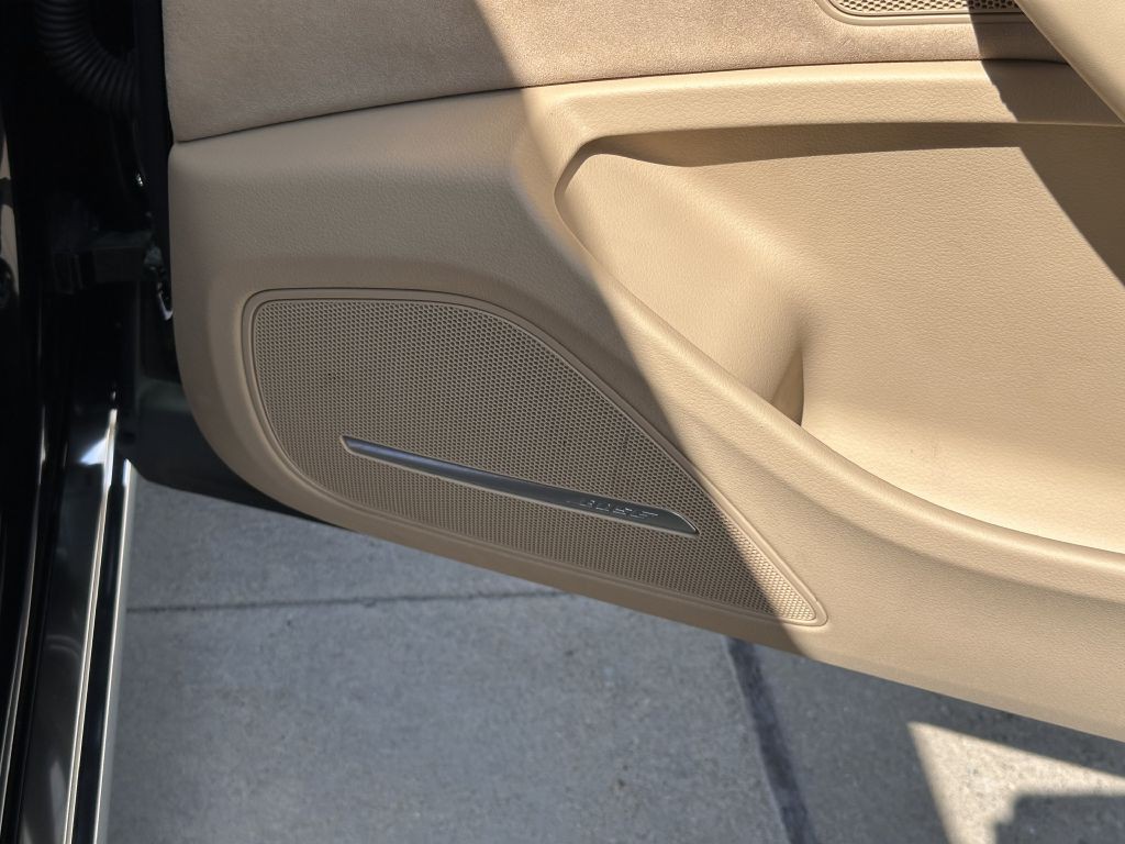 2016 Audi A8 Image 102
