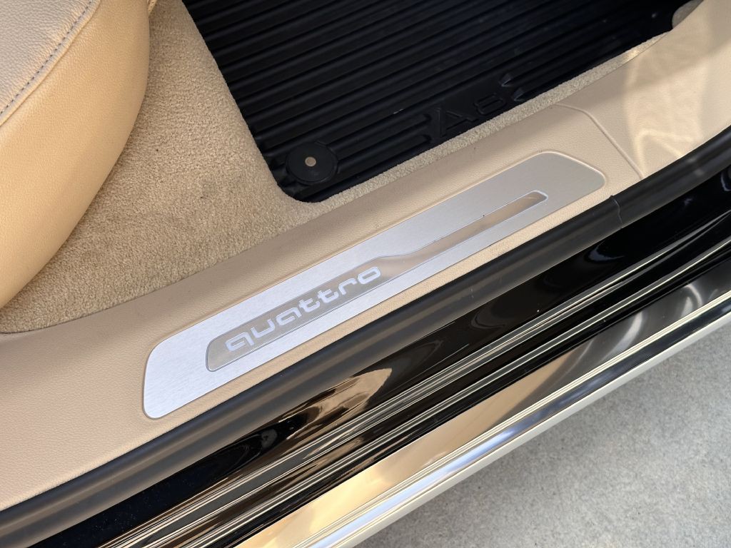 2016 Audi A8 Image 103