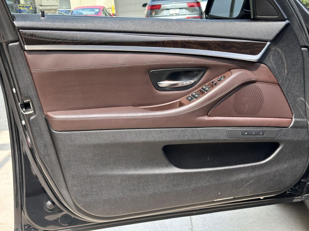 2014 BMW 5 Series Image 22