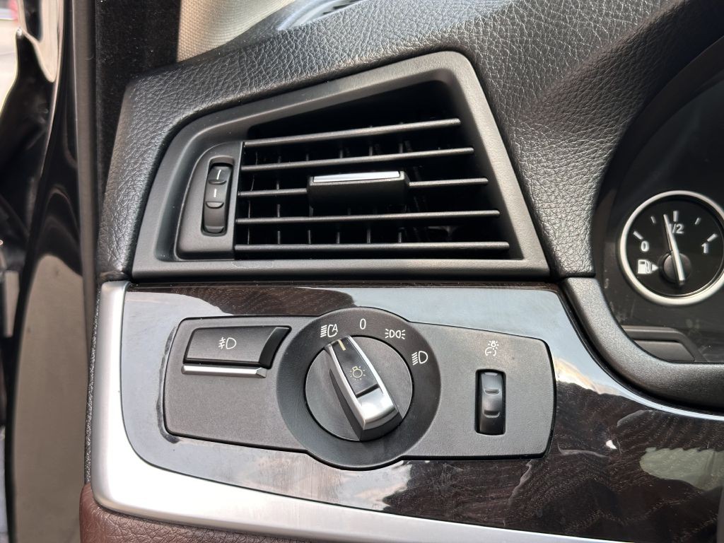 2014 BMW 5 Series Image 31