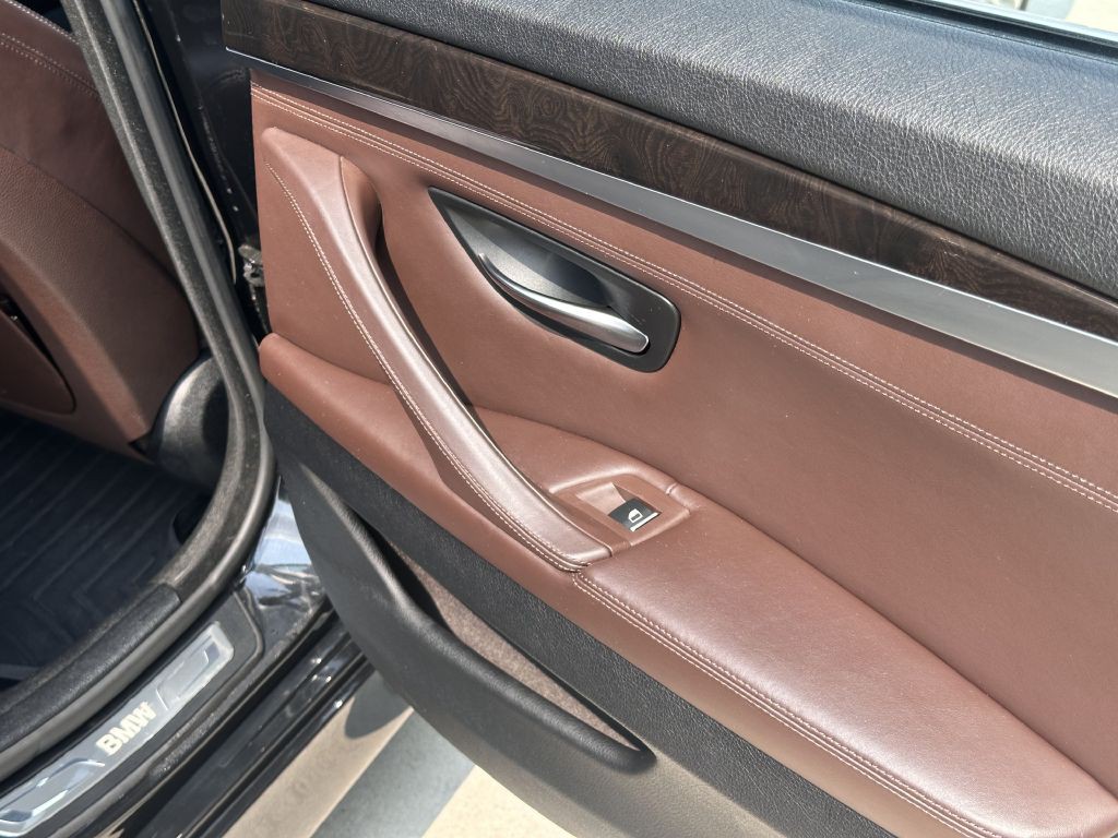 2014 BMW 5 Series Image 89
