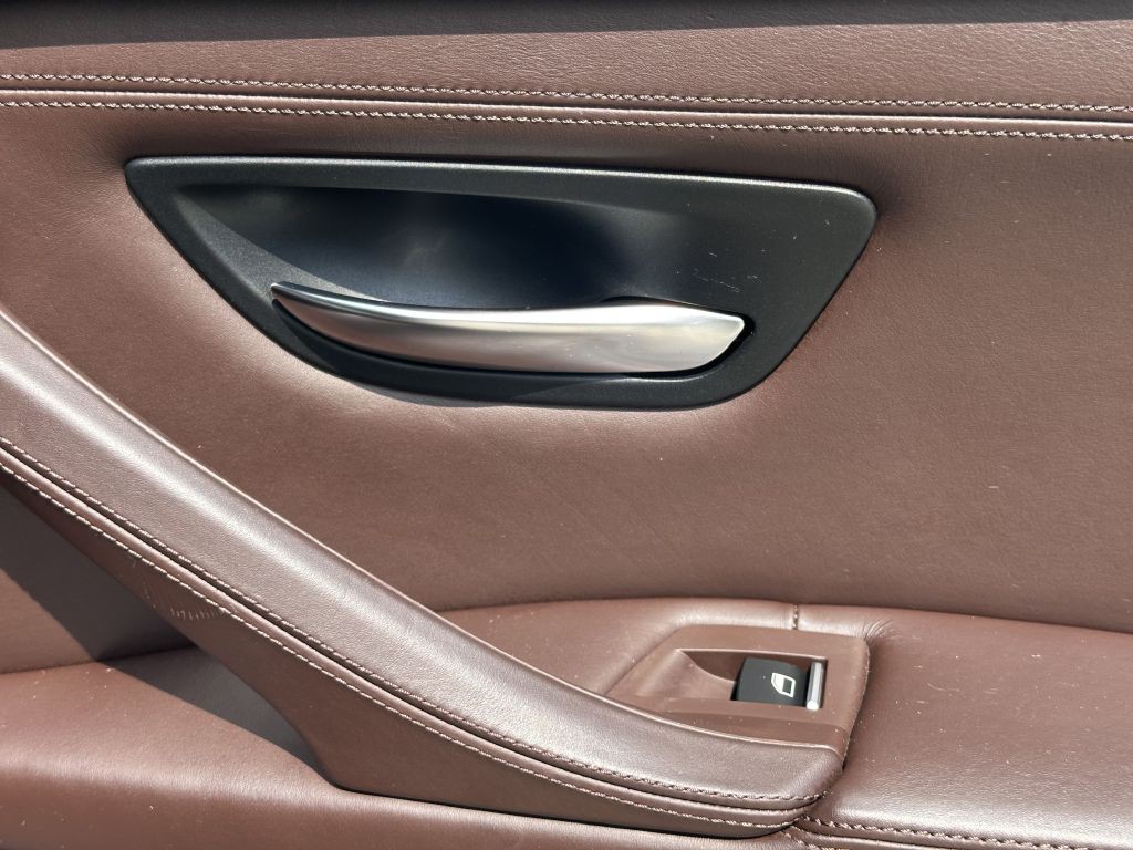 2014 BMW 5 Series Image 90