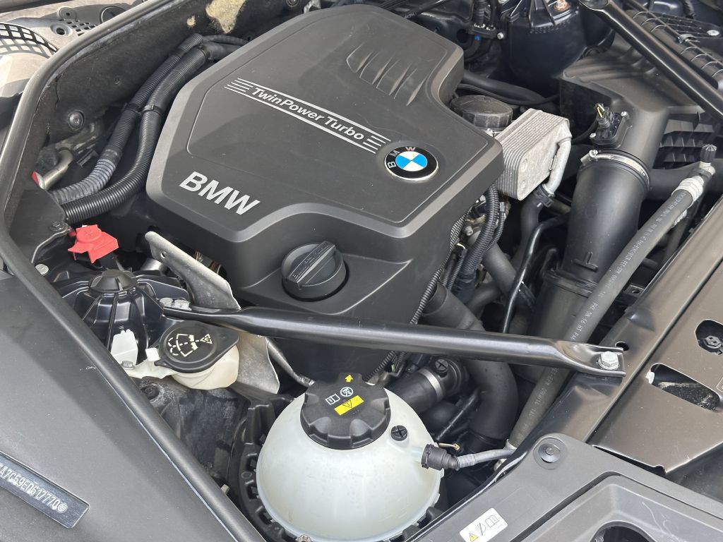 2014 BMW 5 Series Image 104
