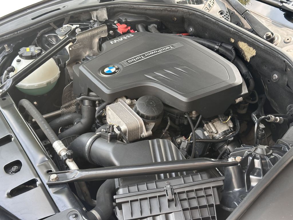 2014 BMW 5 Series Image 105