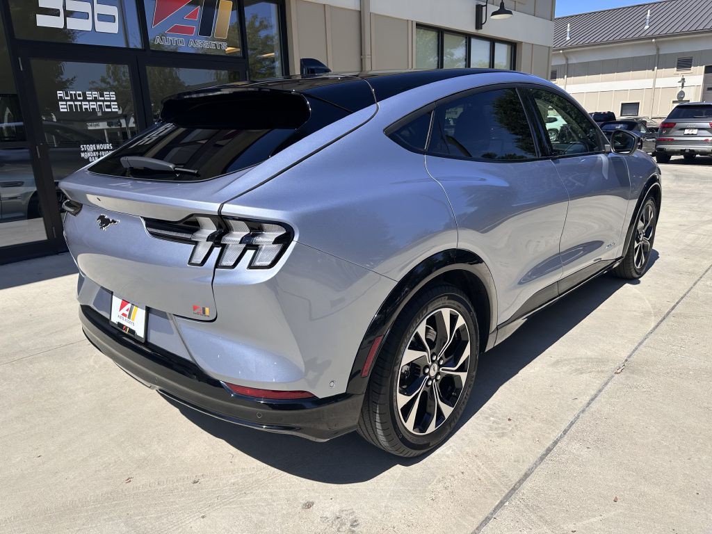 2022 Ford Mustang Image 9