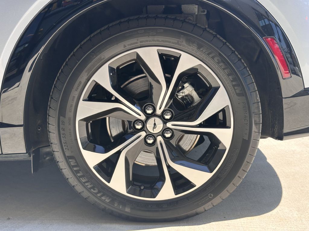 2022 Ford Mustang Image 17