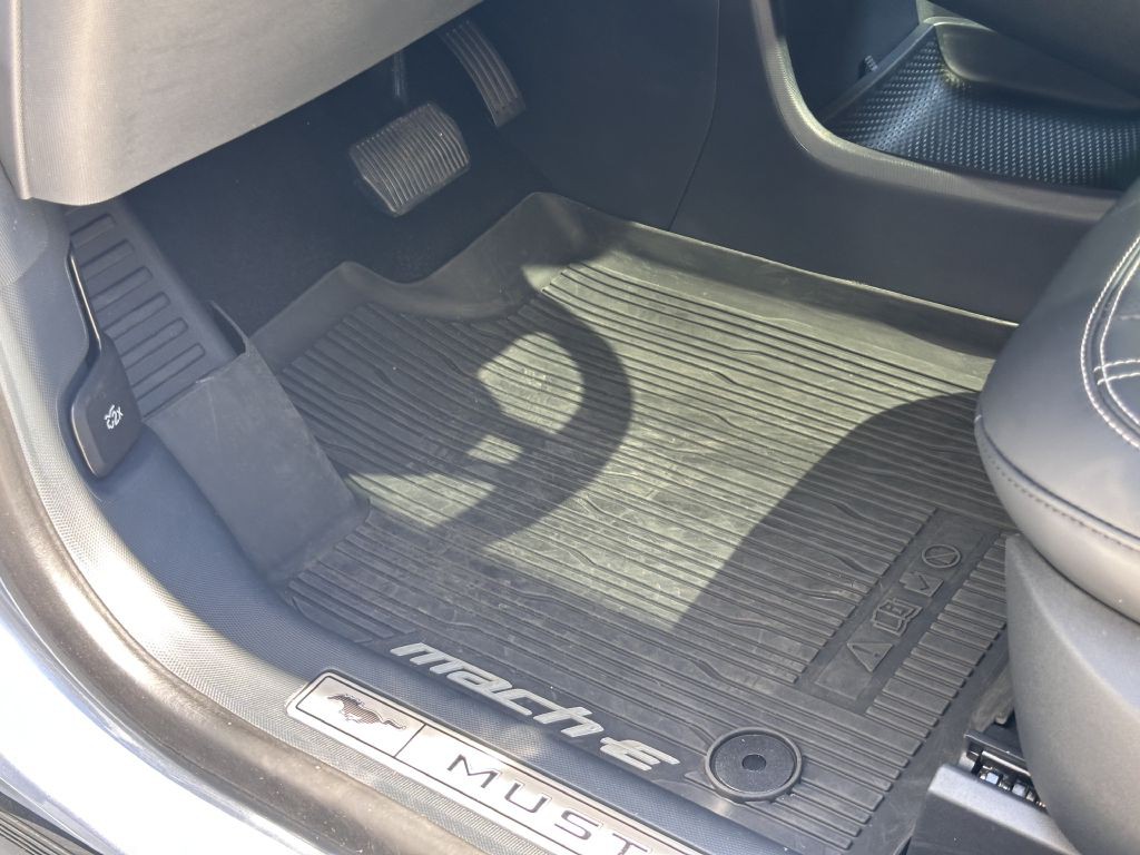 2022 Ford Mustang Image 27