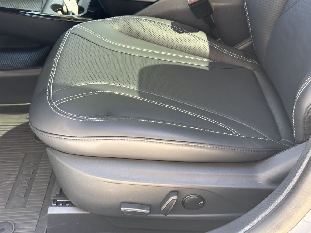 2022 Ford Mustang Image 28