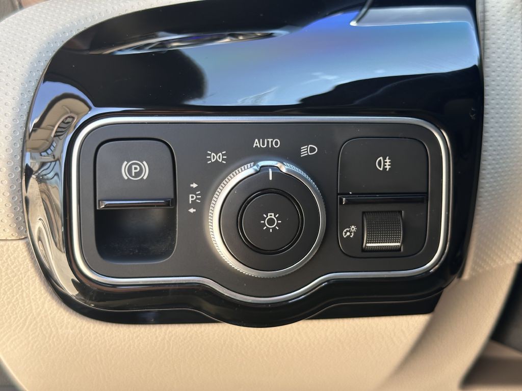 2020 Mercedes-Benz CLA-Class Image 31
