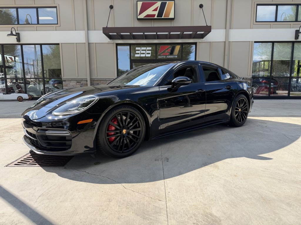 2020 Porsche Panamera Image 1