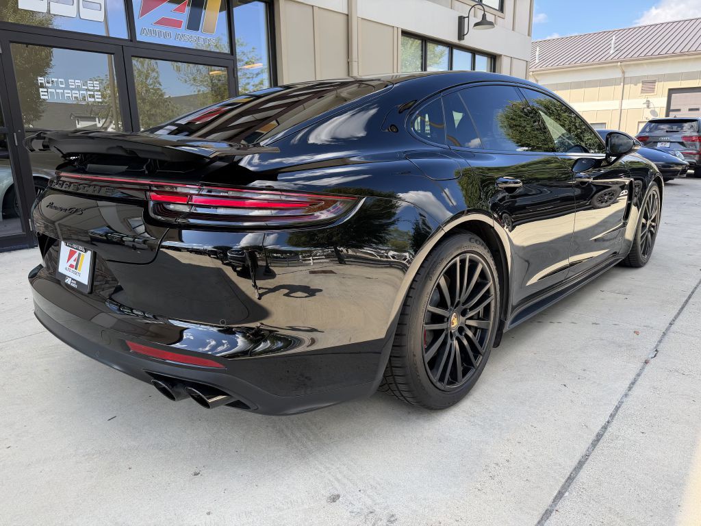 2020 Porsche Panamera Image 8