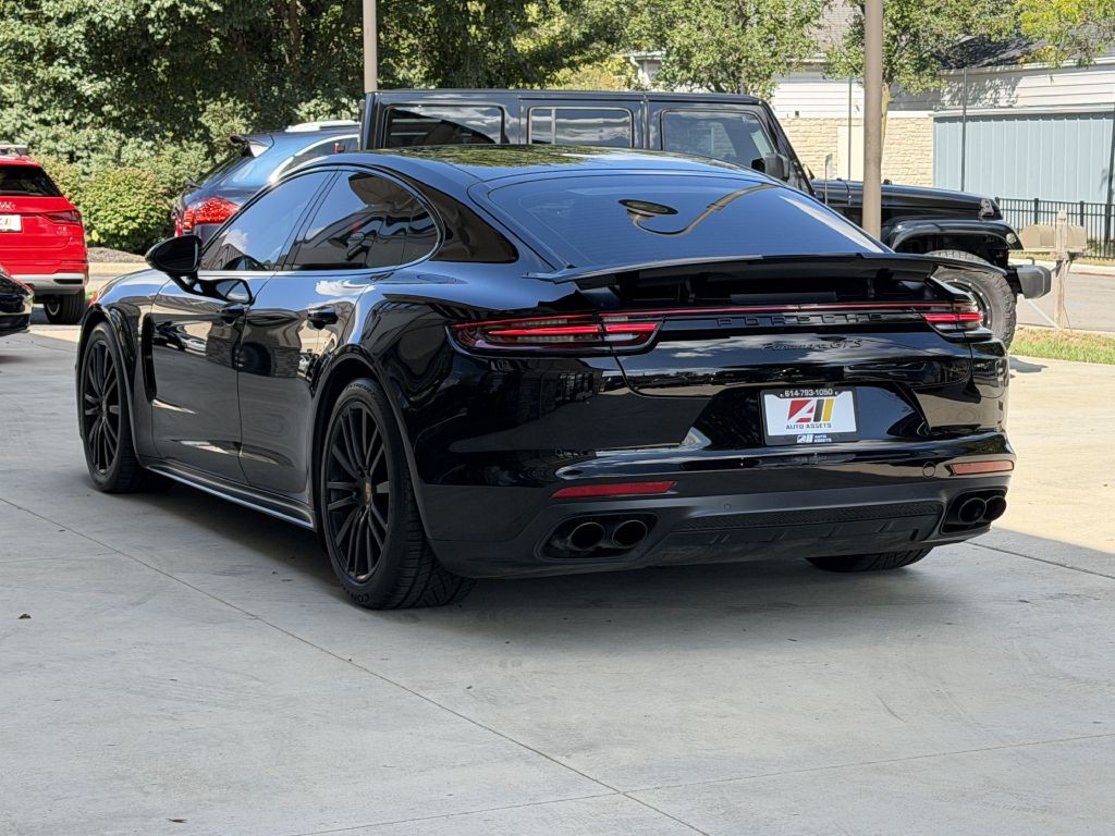 2020 Porsche Panamera Image 9