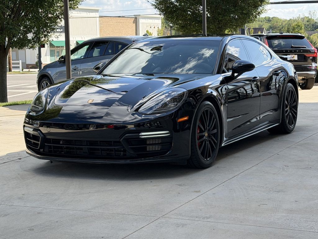 2020 Porsche Panamera Image 10