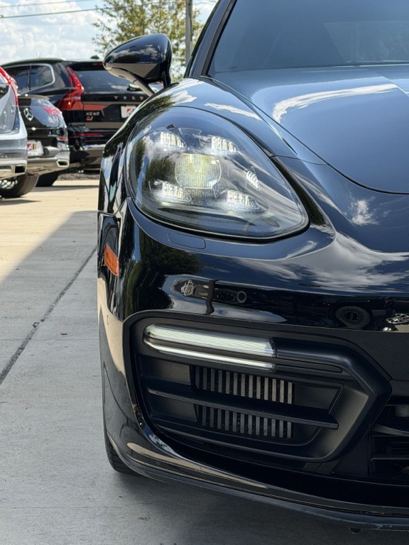 2020 Porsche Panamera Image 11