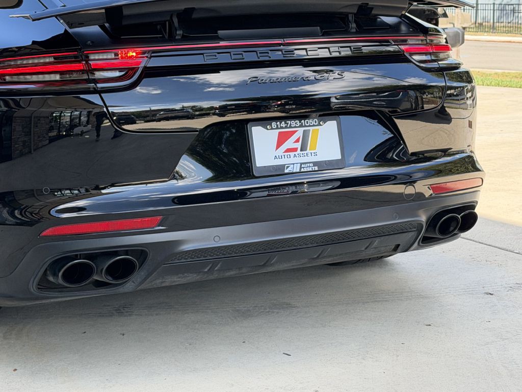 2020 Porsche Panamera Image 16