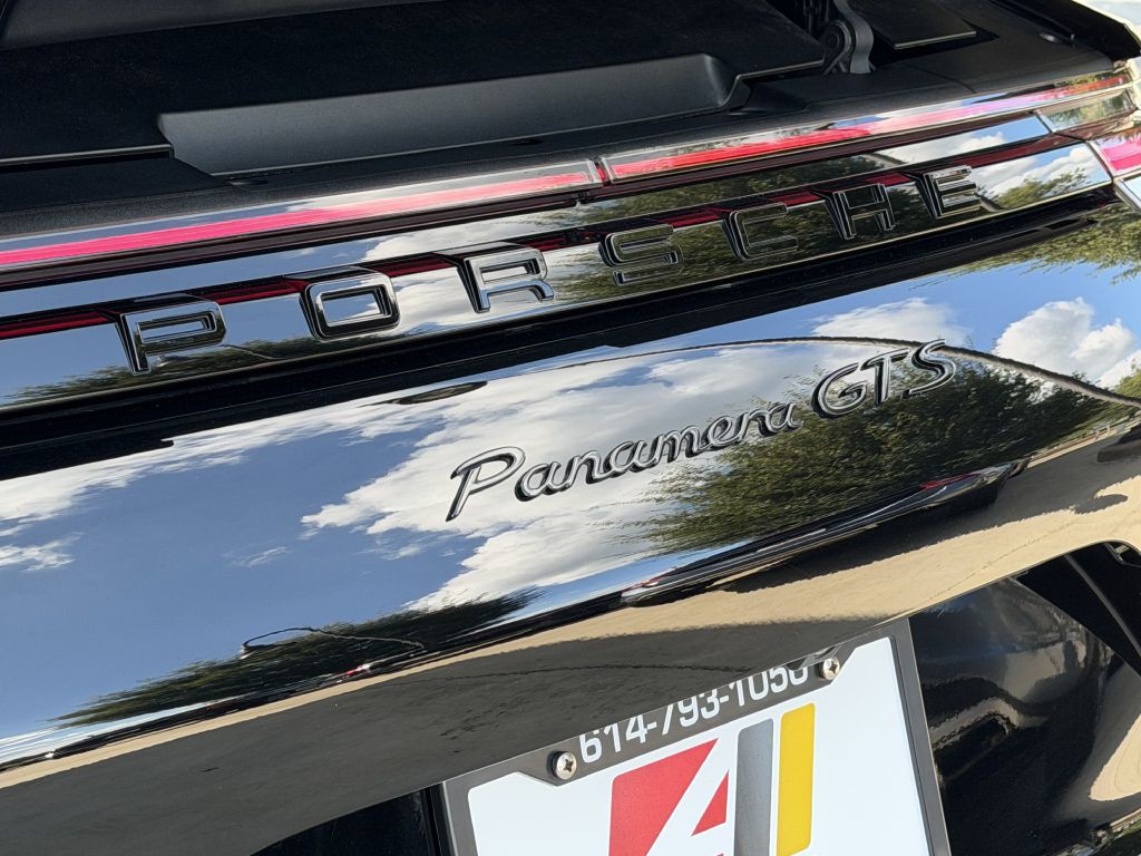 2020 Porsche Panamera Image 17