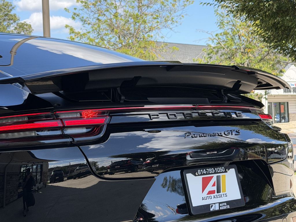 2020 Porsche Panamera Image 18