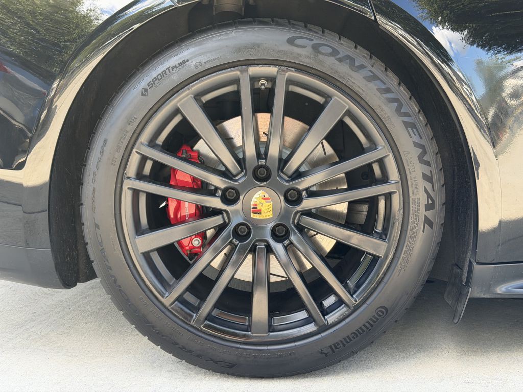 2020 Porsche Panamera Image 21
