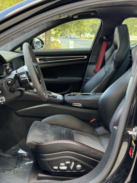 2020 Porsche Panamera Image 23