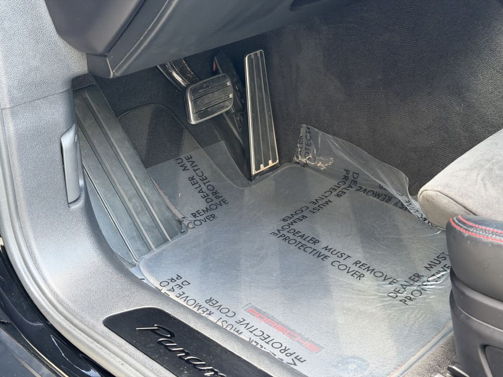 2020 Porsche Panamera Image 32