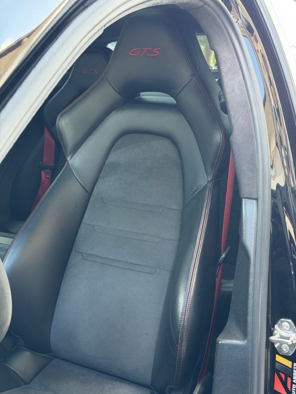 2020 Porsche Panamera Image 34