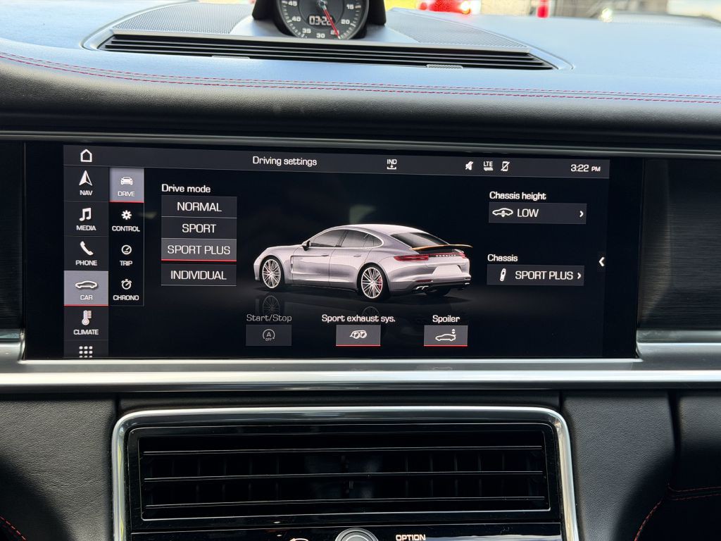 2020 Porsche Panamera Image 51