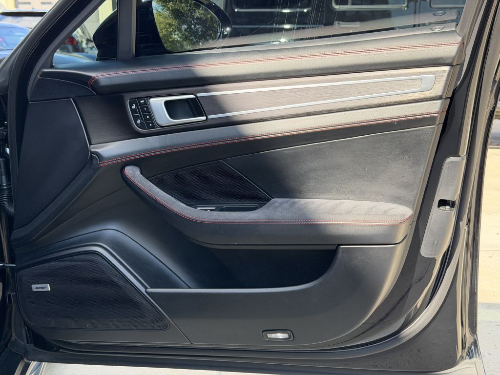 2020 Porsche Panamera Image 67