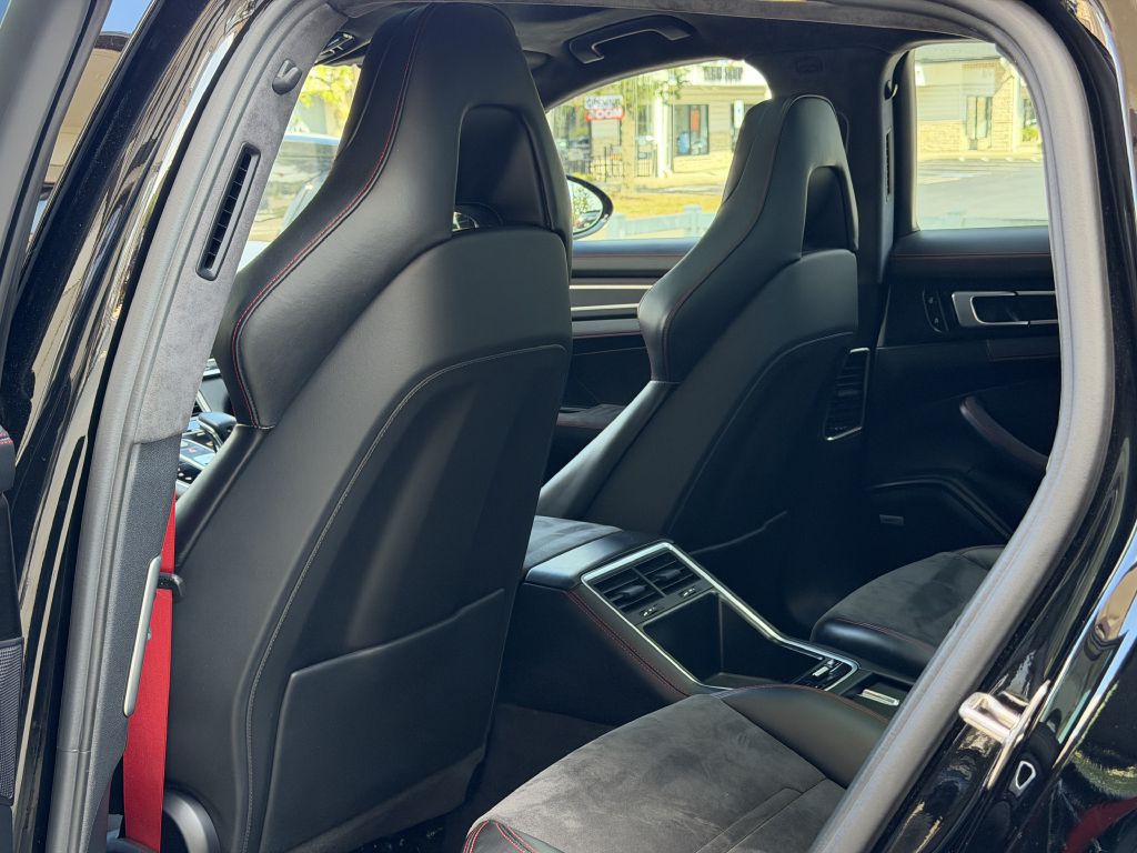 2020 Porsche Panamera Image 86