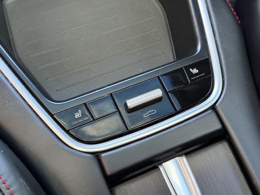 2020 Porsche Panamera Image 98