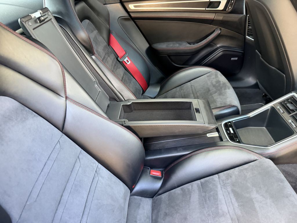 2020 Porsche Panamera Image 113