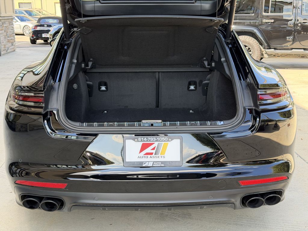 2020 Porsche Panamera Image 115